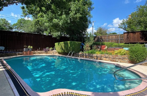 Duncanville House | Pool 🏊🏼‍♂️ Oasis 🏝 Amazing Home, Pool, Hot Tub, Grills, Fire Pit 🔷 Central Location!
