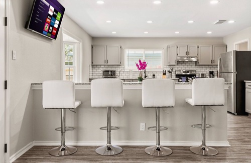 West San Antonio House | Pool Oasis by Seaworld | 5 Bedrooms | Game room