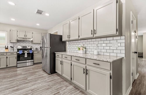 West San Antonio House | Pool Oasis by Seaworld | 5 Bedrooms | Game room