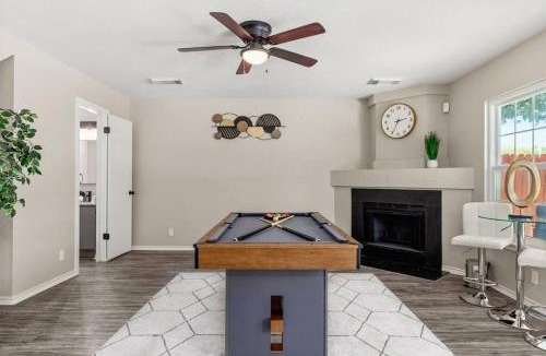 West San Antonio House | Pool Oasis by Seaworld 5 Bedrooms Game room