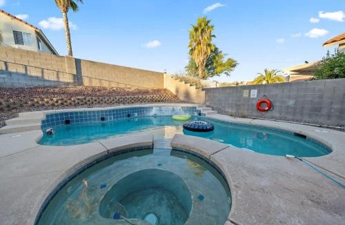 Oro Valley House | Pool Oro Valley Oasis Sleeps 8