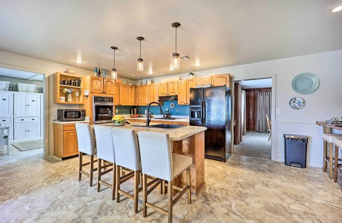 Grove House | Pool & Outdoor Kitchen: Grand Lake Getaway!