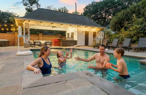 Central Gardens House | Pool Outdoor TV Fire Pit Game Room