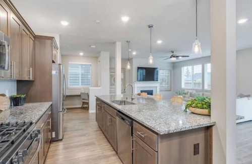 Carver House | Pool, Park & Perfectly Placed