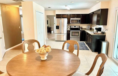 Holly Hill House | Pool Party in Daytona! Sleeps 8