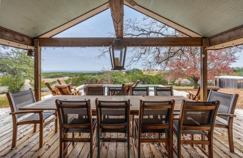 Glen Rose House | Pool, Porch & Stunning Views: Spacious Texas Home!