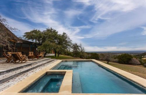 Glen Rose House | Pool, Porch & Stunning Views: Spacious Texas Home!