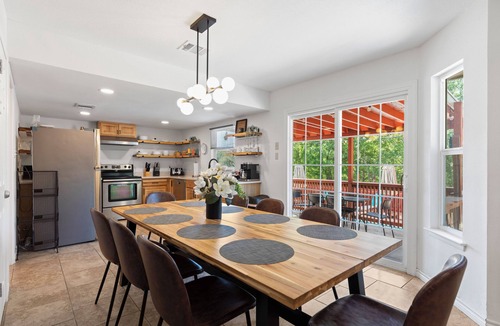 West San Antonio House | Pool, Putt-Putt, Fire Pit, Sleeps 16