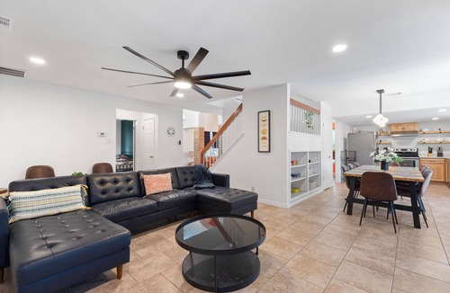 West San Antonio House | Pool, Putt-Putt, Fire Pit, Sleeps 16