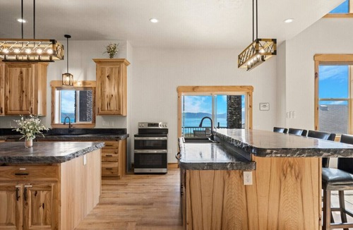 Fish Haven House | Pool, Racquetball, RV, Sauna - Retreats & Events!