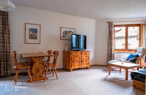 Salouf Apartment | Pool + sauna Cozy Swiss Chalet Style in Salouf