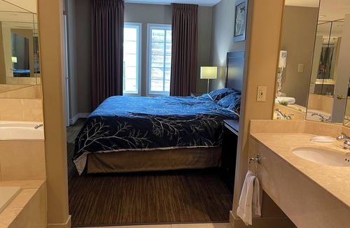 Oro-Medonte Resort | pool/ sauna/ hotube/ Horseshoe valley, vetta spa,, golf , hiking etc Oro-Medonte