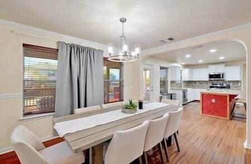 West San Antonio House | Pool, SeaWorld, LAFB Family Getaway