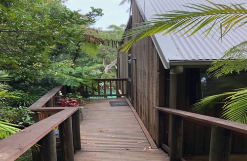 Macmasters Beach House | Pool Side at Beachview