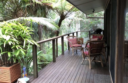 Macmasters Beach House | Pool Side at Beachview