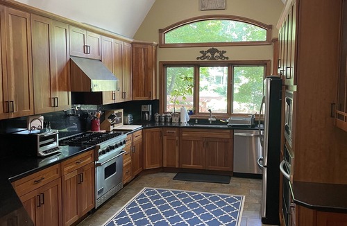 Mahopac House | Pool, Spa, Private Backyard, Perfect City Escape!