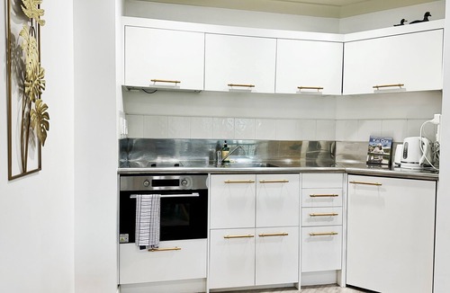 Newton Apartment | *Pool, spa, two balconies, park views!*