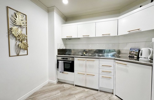 Newton Apartment | *Pool, spa, two balconies, park views!*