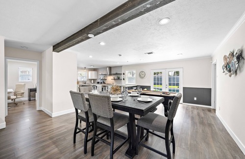 Garden Oaks House | Pool Stay Near DT, Heights | WiFi Games | Yard BBQ