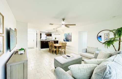 Lauderdale-by-the-Sea Apartment | Pool-Steps from Beach-Golf Car Option