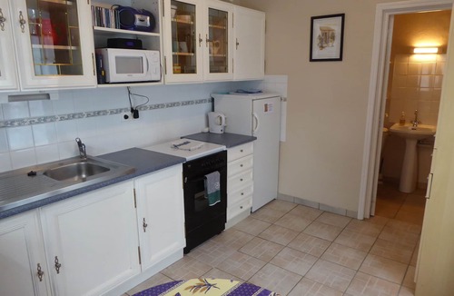 Rognonas Cottage | "Pool Studio" sleeps 2 self catering gite 10mins from Avignon!