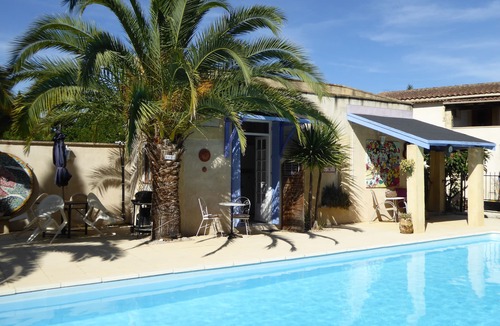 Rognonas Cottage | "Pool Studio" sleeps 2 self catering gite 10mins from Avignon!