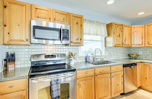 Stevensville House | Pool & Stunning Water Views: Kent Island Home!