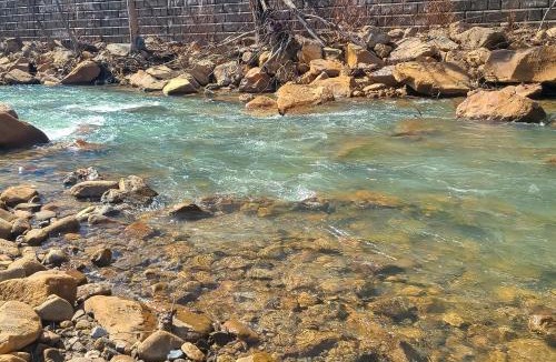 Westernport Apartment | Pool Table and Shared Sauna! Potomac River Basecamp
