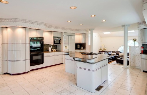 Niskayuna House | Pool Table + Deck: Luxury Mansion in Niskayuna!