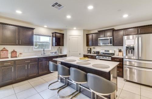 Merced House | Pool Table & Patio! Spacious Merced Getaway