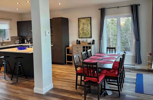 Labelle Ski Chalet | Pool Table, Private Beach | Breakfast Included