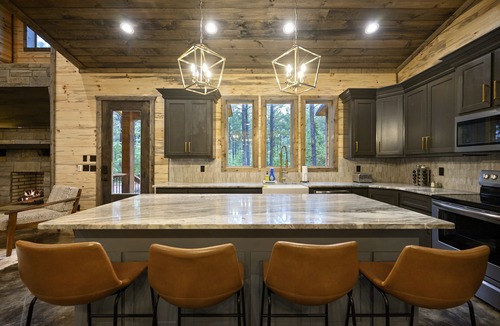 Broken Bow Cabin | Pool Table, Shuffleboard, Other Games, Hot Tub, Pets, 4 of a Kind