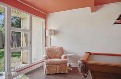 Lubbock House | Pool Table : Sleeps 8 : 5 min to TTU