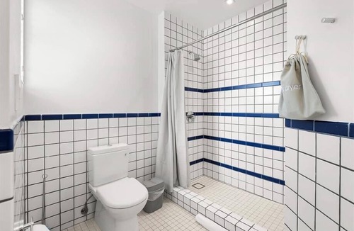 West Avenue Hotel | Pool, Terrace & ATM Onsite! Prime Miami Studio nr Beaches