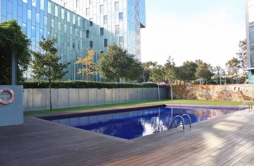 Poblenou Apartment | Pool, Terrace & Beach Vibes in Poblenou