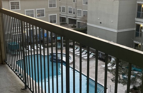 Texas Medical Center Apartment | Pool View 3 Bedroom/2 Bath Condo in Houston
