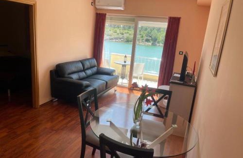 Krusevo Apartment | Pool view apartment with balcony in Obrovac