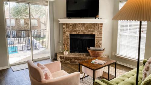South Side House | Pool View Escape - Near Shops and Dining