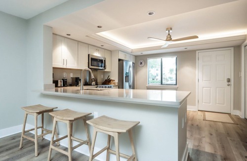 Sanibel Condo | Pool View, Ground Level, Nicely Updated- Loggerhead Cay 571