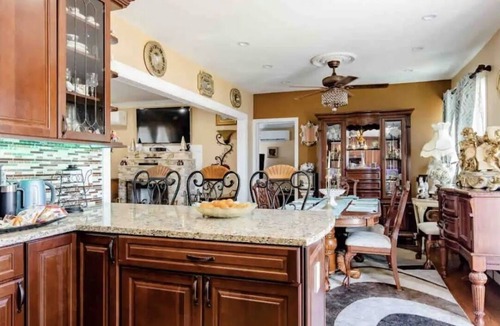 Shirley Bed & Breakfast | Pool view room