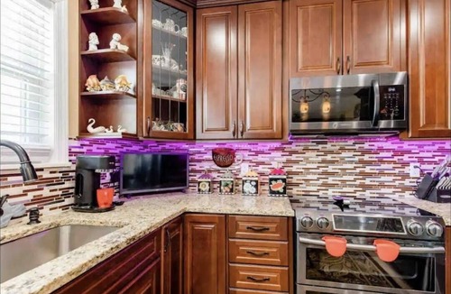 Shirley Bed & Breakfast | Pool view room