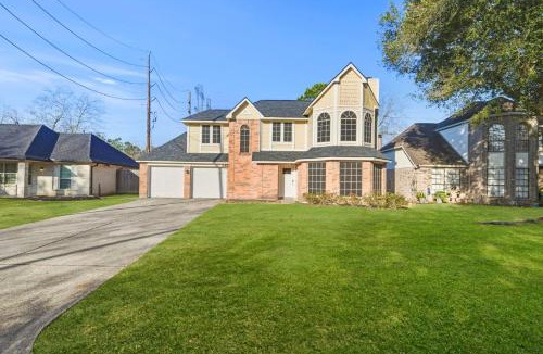 Atascocita House | Pool Villa- Near Airport & Downtown, Fire Pit, Foosball