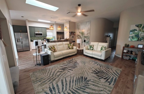 Sarasota Villa | Pool Villa with Hot Tub, sleeps 6, 15 min to Lido Key Beach