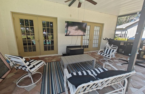 Sarasota Villa | Pool Villa with Hot Tub, sleeps 6, 15 min to Lido Key Beach
