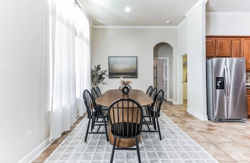 Lake Houston House | Pool Volleyball Oasis |Sleeps 18
