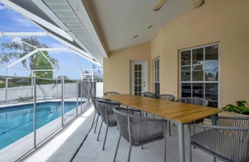 Boyette Springs House | Pool Waterfront Lake 12 PPL Gorgeous
