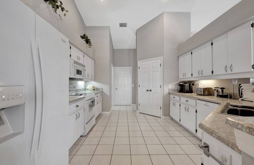 Boyette Springs House | Pool | Waterfront Lake | 12 PPL | Gorgeous