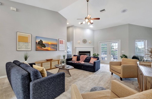 Boyette Springs House | Pool | Waterfront Lake | 12 PPL | Gorgeous