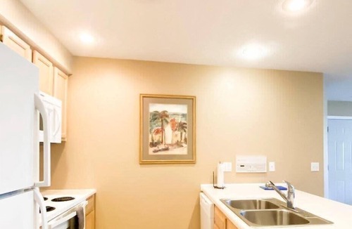 Village of Four Seasons Apartment | Pool | WiFi | Lake Front | Sleeps 4 | MM 13 (491A)