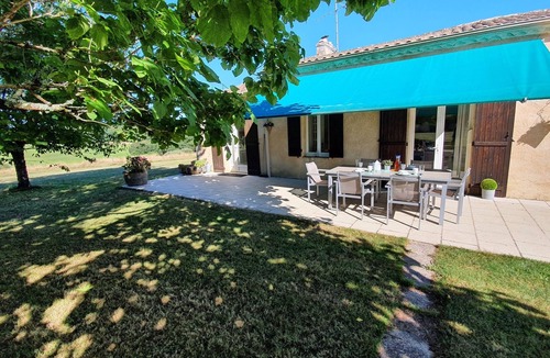 Villefranche-de-Lonchat House | Pool, Wine and wonderful views.